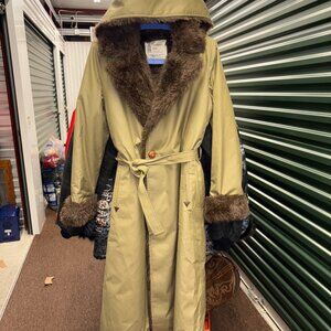 Vintage London Fog Fur Lined Hooded Women's Trench Coat 8 Reg.